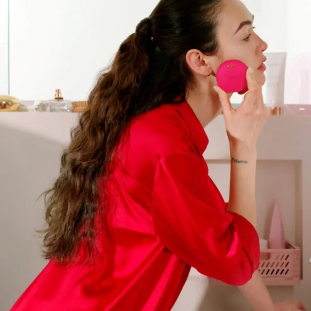 Foreo LUNA Play Smart 2: Your Tiny but Mighty 2-in-1 Personal Beauty Coach - Picture 4 of 4